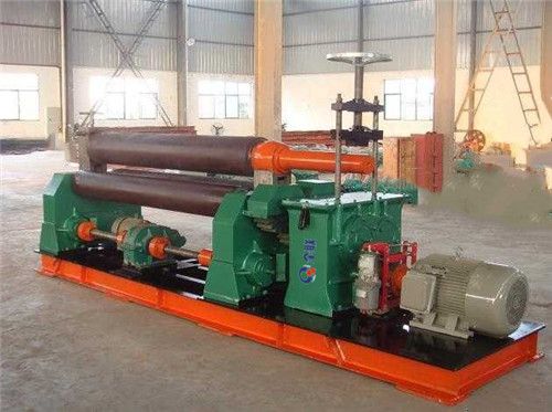 對(dui)稱式三輥卷(juàn)闆機