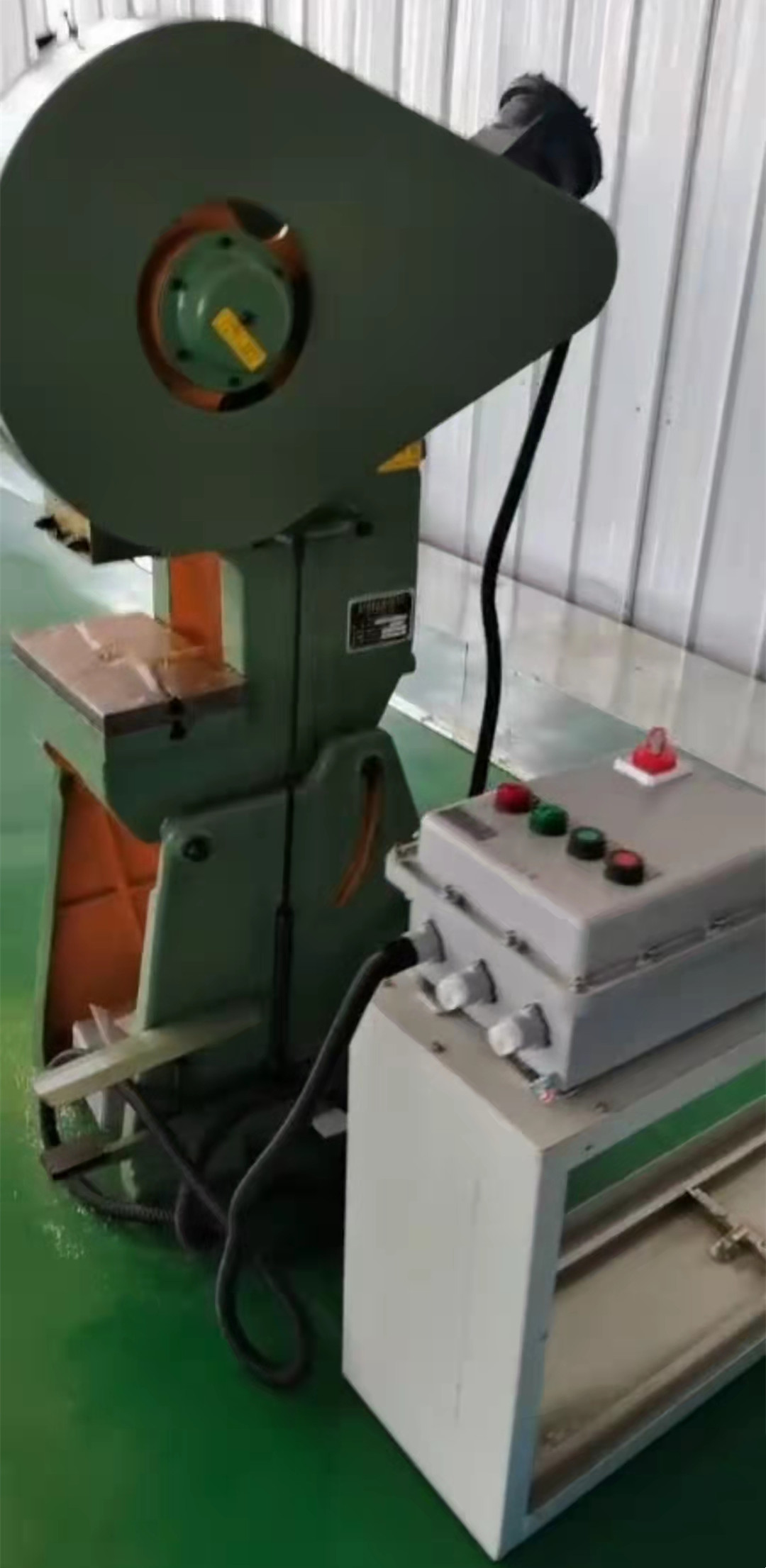 防爆(bao)壓力機