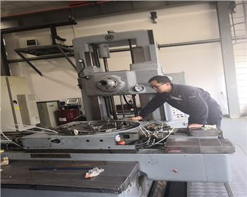 大修改造瑞士(shi)迪西750高精度液壓(yā)坐标镗床項目