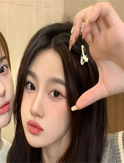 【深度分析】佛前灯下不见君的表演艺术与角色塑造 从艺术角度分析的专业分析