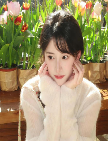 《白王后》媒体精准评价：主流媒体观点与专业影评解读